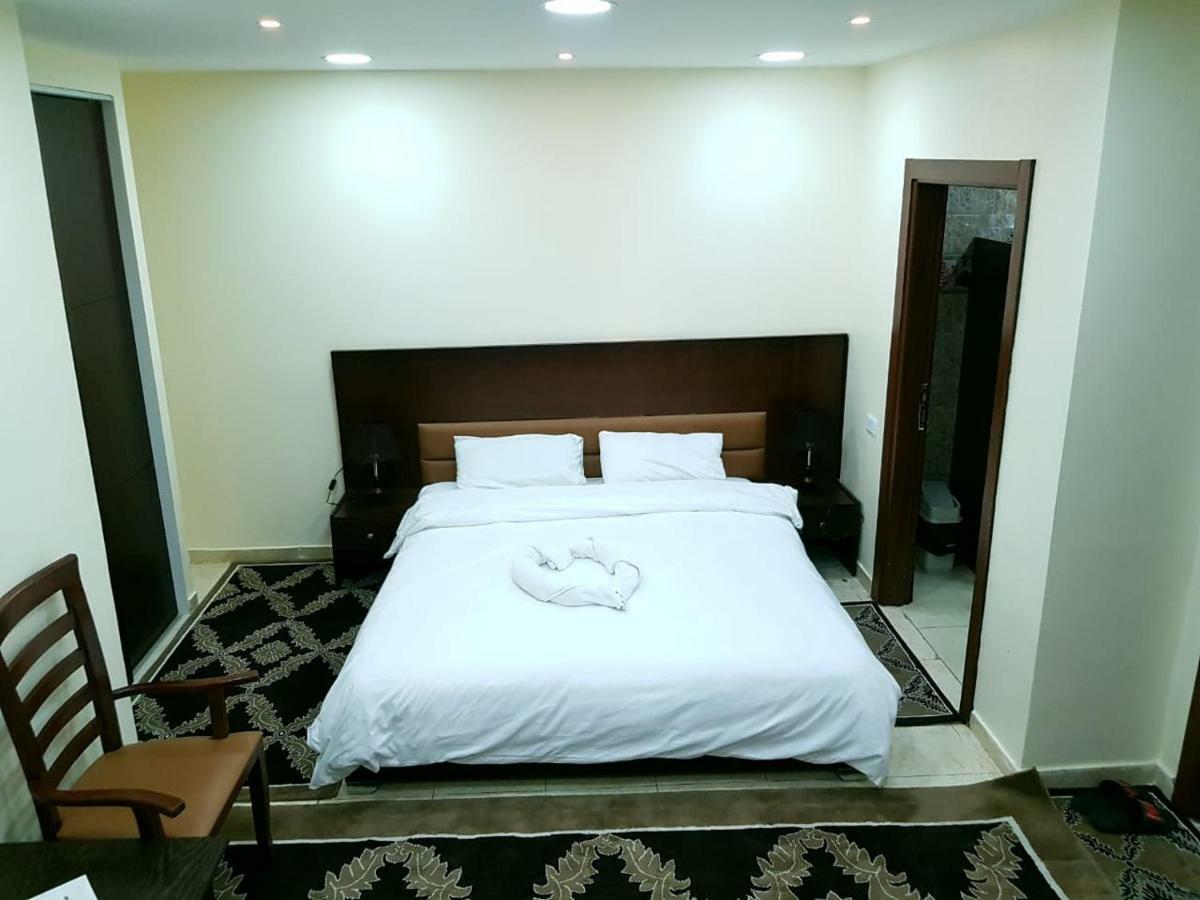 Robou Al Sharq Aparthotel Amman Ngoại thất bức ảnh